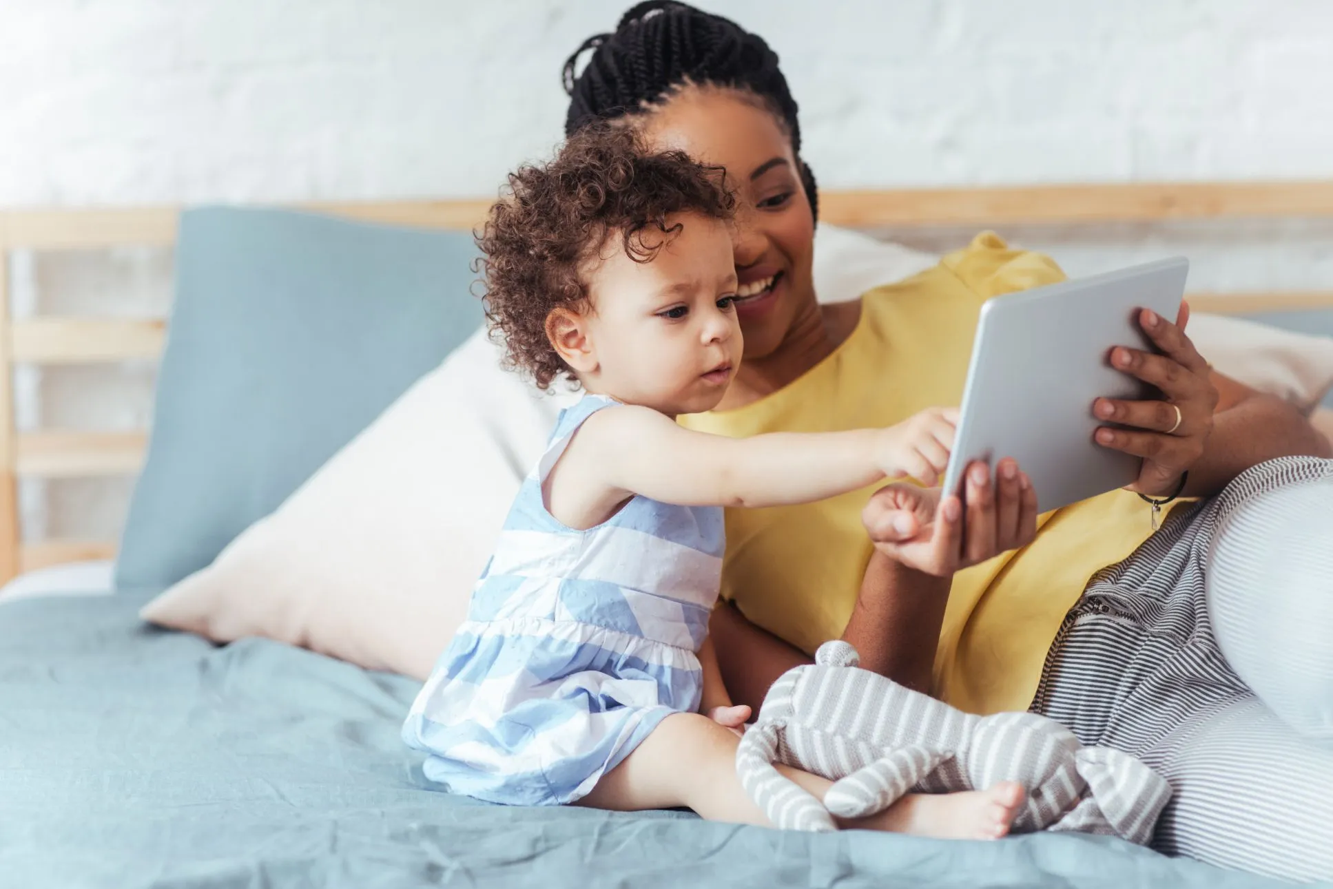 دختران زودتر حرف می زنند یا پسران