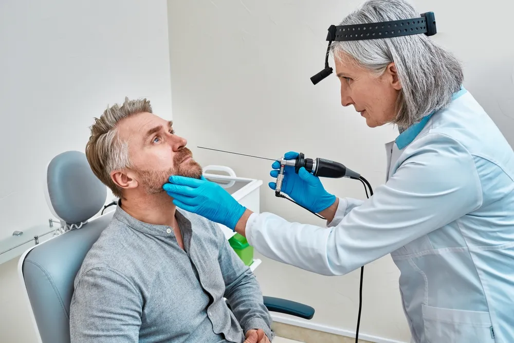 تشخیص زود هنگام مشکلات حنجره با آندوسکوپی