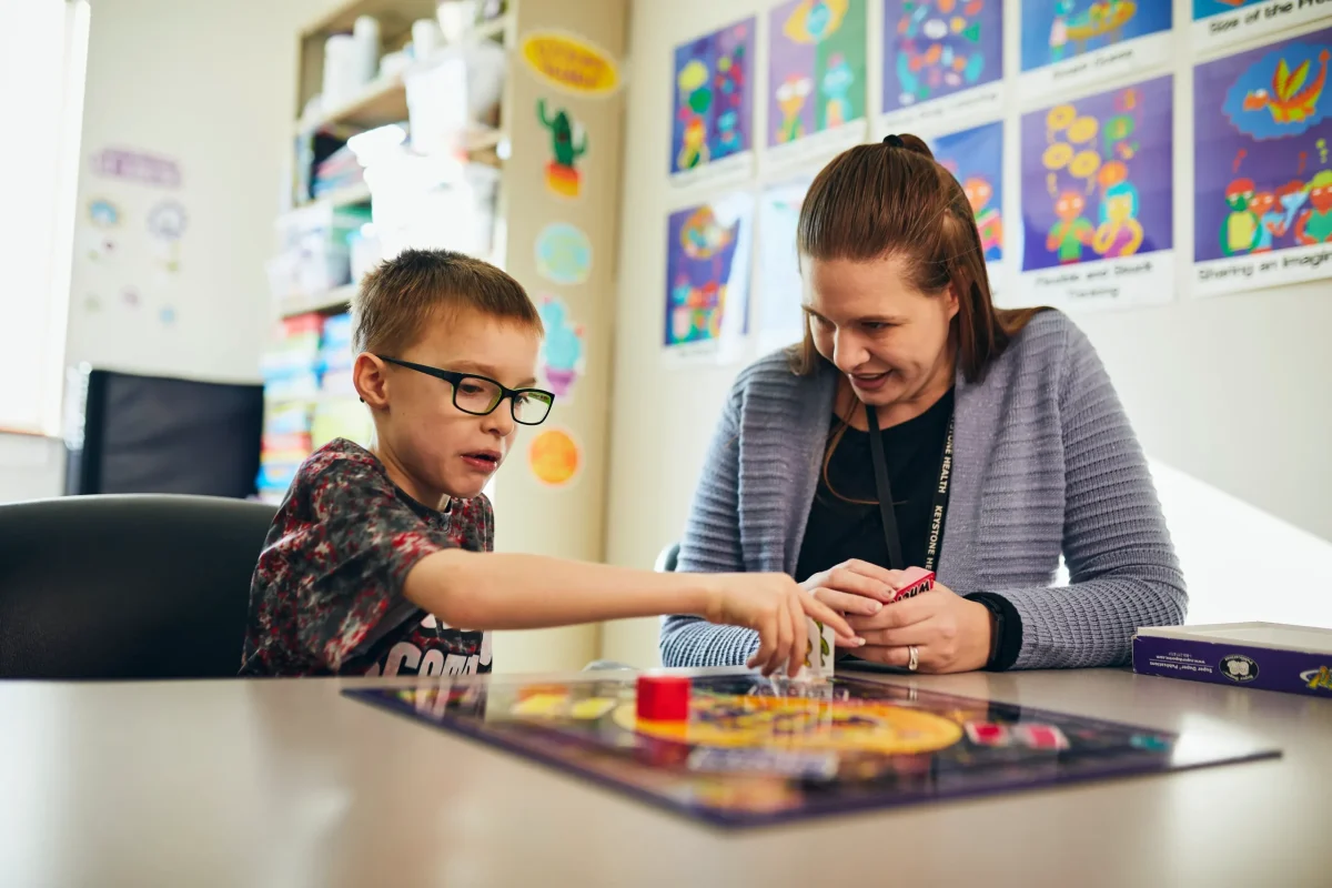 نقش تصویرسازی و کارت ‌های آموزشی در گفتار درمانی