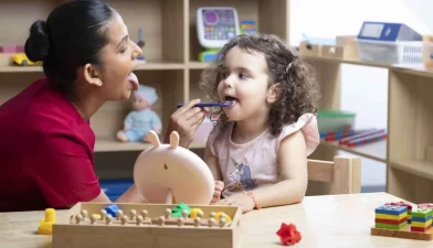 آموزش حرکات دهان و زبان در گفتاردرمانی